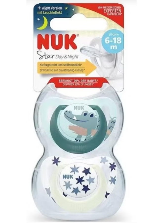 NUK مهدئ سيليكون نجمي نهار/ليل 6-18 شهر أ - Image 1